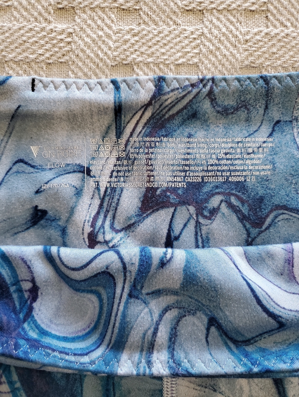 Victoria's Secret On Point Flow 7/8 Leggings Blue Marble 23" Inseam - Picture 2 of 8